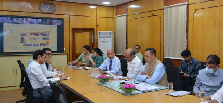 प्रदेश में रसोई गैस का संकट नहीं: मुख्य सचिव ने कहा— पर्याप्त स्टॉक मौजूद, कालाबाजारी करने वालों पर होगी सख्त कार्रवाई।