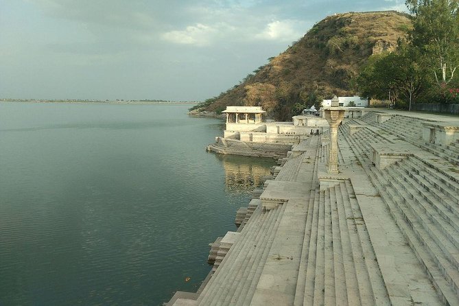 भक्ति और संस्कृति का संगम: मुख्यमंत्री की प्रेरणा से श्री द्वारकाधीश मंदिर घाट पर प्रज्वलित होंगे 501 दीपक।