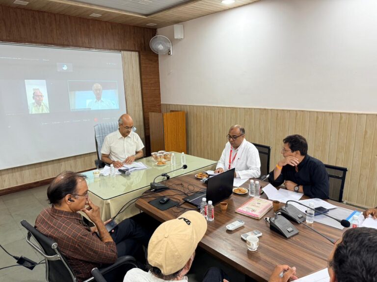 जनकल्याणकारी योजनाओं की पहुंच बढ़ाने और चिकित्सा सुविधाओं के विस्तार पर विधायक विश्वराज सिंह मेवाड़ ने की समीक्षा